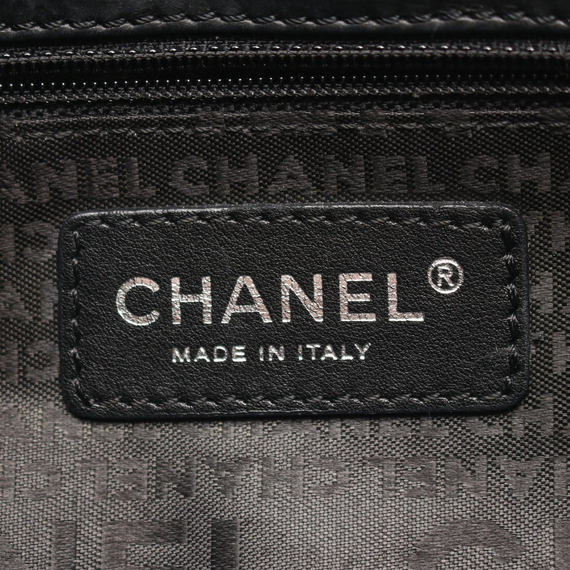 マトラッセ ココマーク ロゴエンボス ショルダーバッグ エイジドカーフスキン ブラック シルバー金具 シャネル バッグ CHANEL
