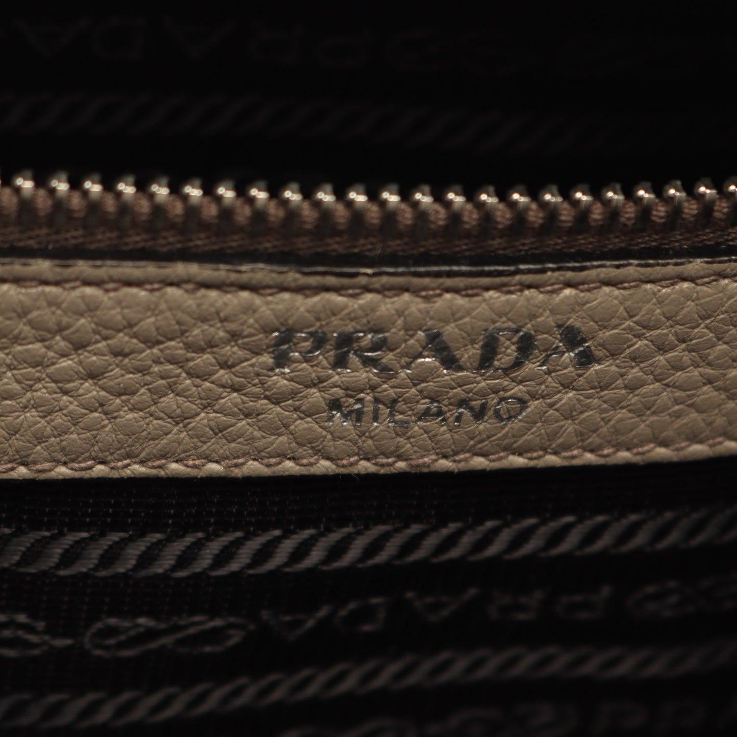 VITELLO PHENIX ショルダーバッグ トートバッグ レザー グレーベージュ プラダ バッグ PRADA
