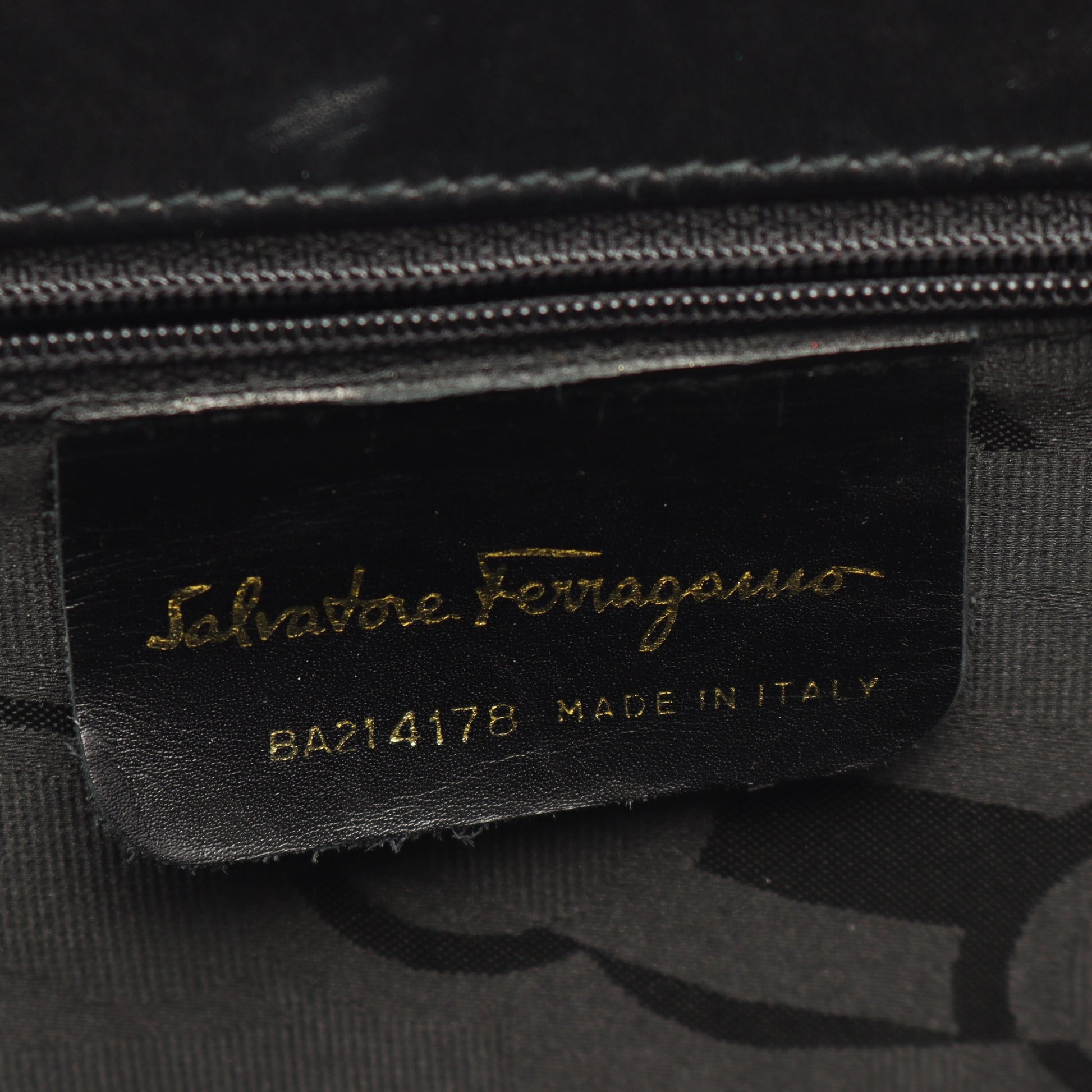 ヴァラリボン 2WAY ハンドバッグ レザー ブラック サルヴァトーレフェラガモ バッグ Salvatore Ferragamo