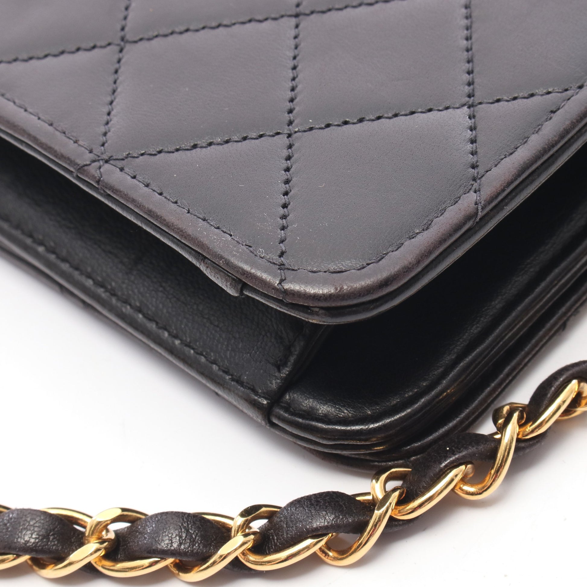 ミニマトラッセ フルフラップ チェーンショルダーバッグ ラムスキン ブラック ゴールド金具 シャネル バッグ CHANEL