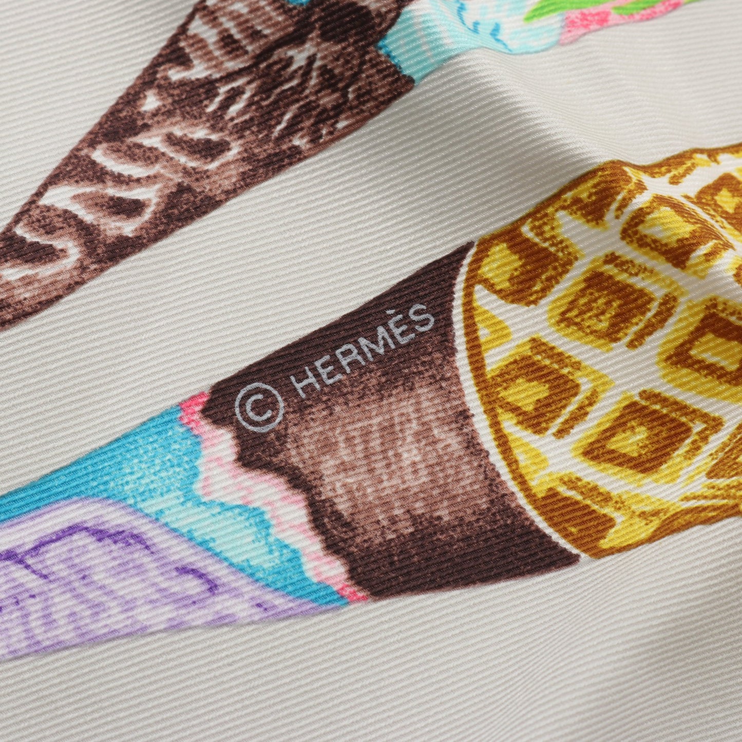 カレ70 Funny Ice Cream スカーフ シルク ライトグレー マルチカラー エルメス 財布・小物 HERMES