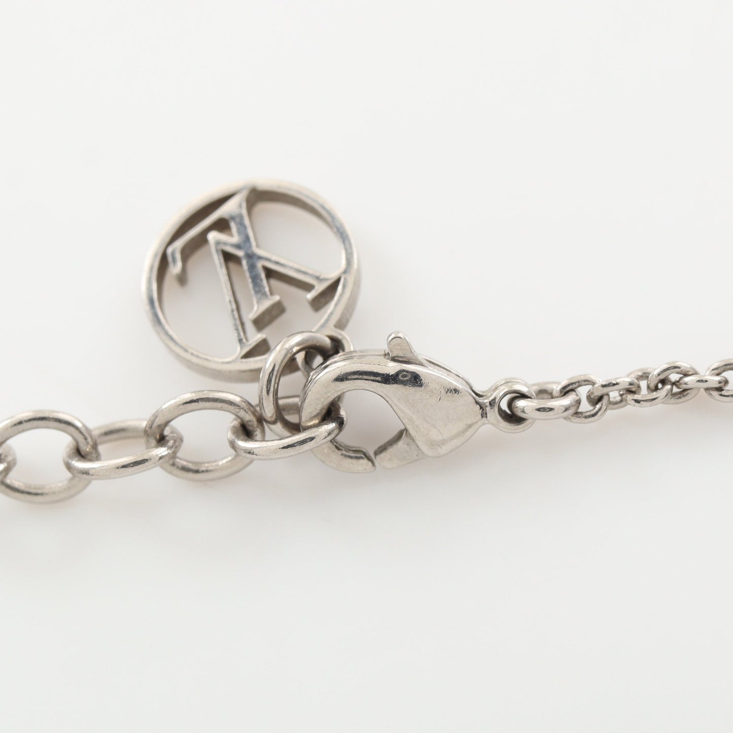 エセンシャルV ネックレス シルバー ルイヴィトン