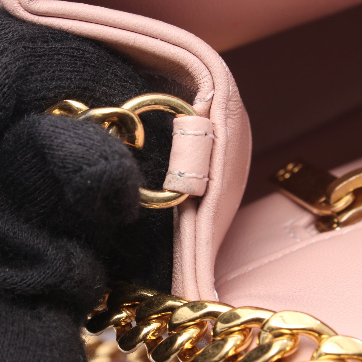 マトラッセ スモールフラップ チェーンショルダーバッグ ラムスキン ピンク ゴールド金具 シャネル バッグ CHANEL