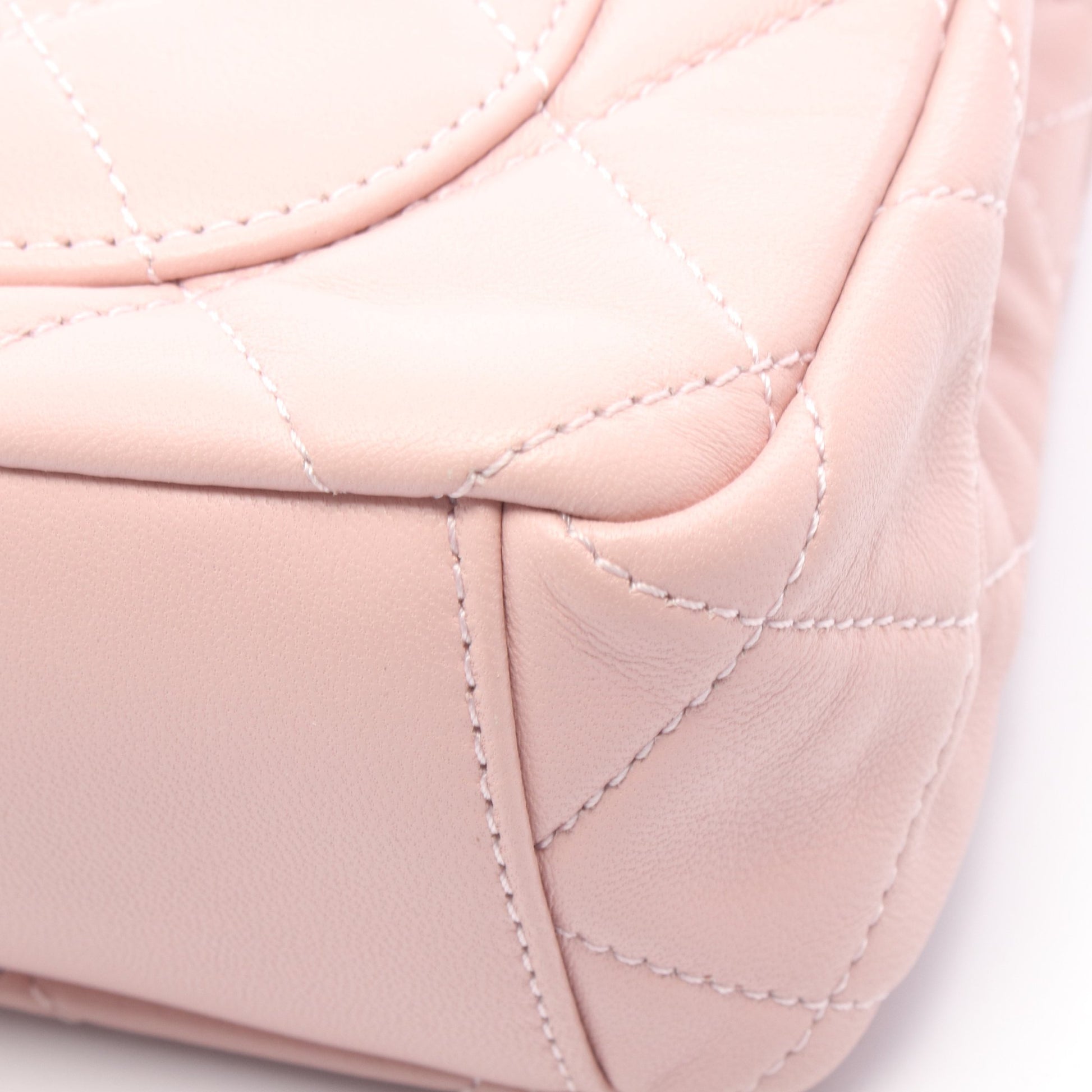 マトラッセ スモールフラップ チェーンショルダーバッグ ラムスキン ピンク ゴールド金具 シャネル バッグ CHANEL