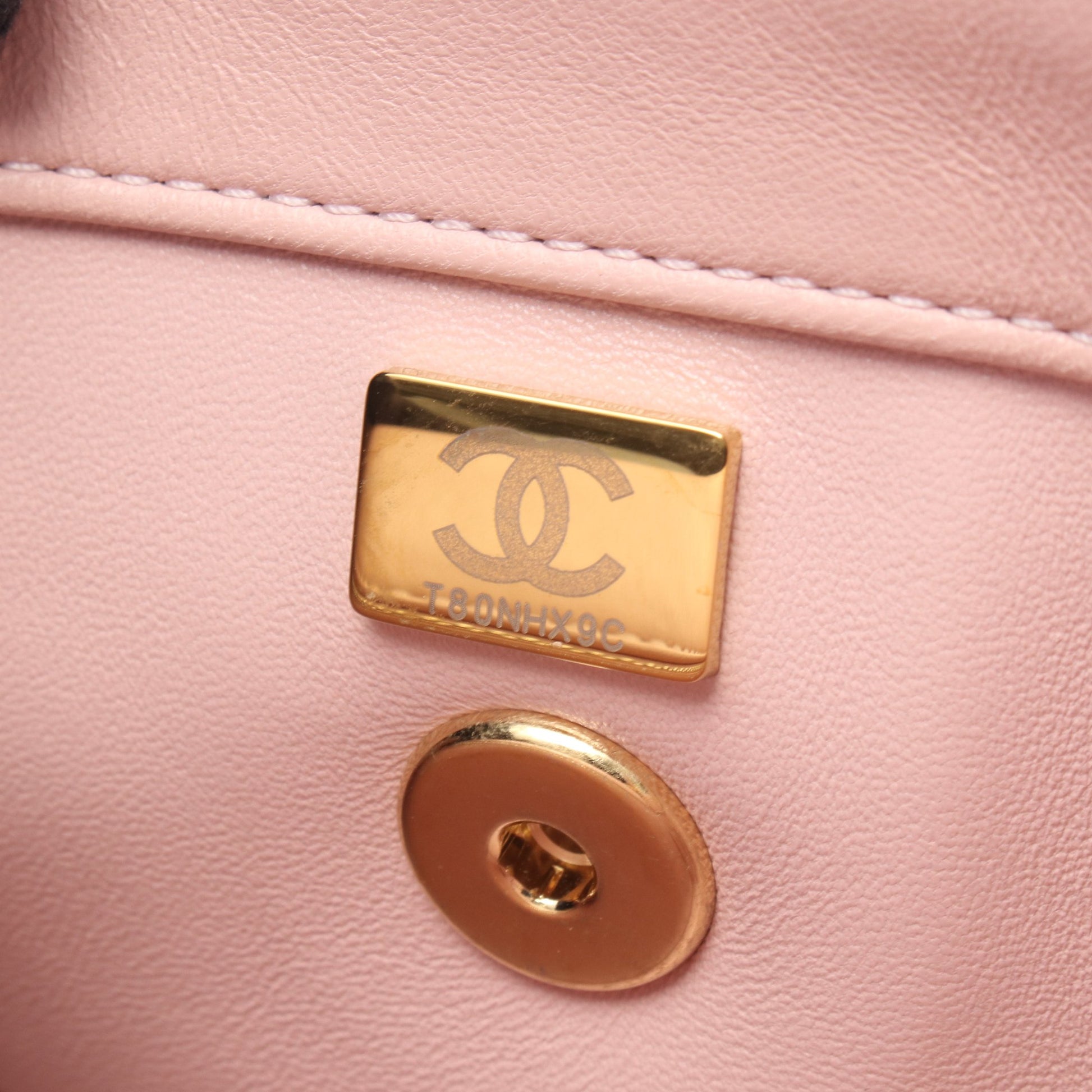 マトラッセ スモールフラップ チェーンショルダーバッグ ラムスキン ピンク ゴールド金具 シャネル バッグ CHANEL