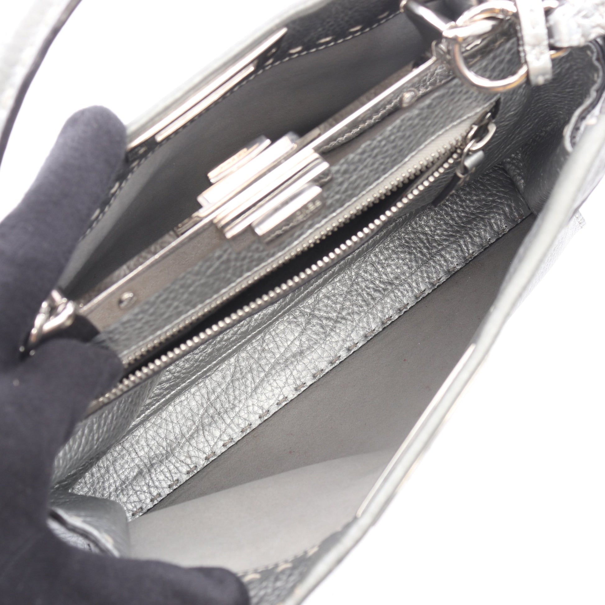 ピーカブー レギュラー セレリア 2WAY ハンドバッグ レザー シルバー フェンディ バッグ FENDI