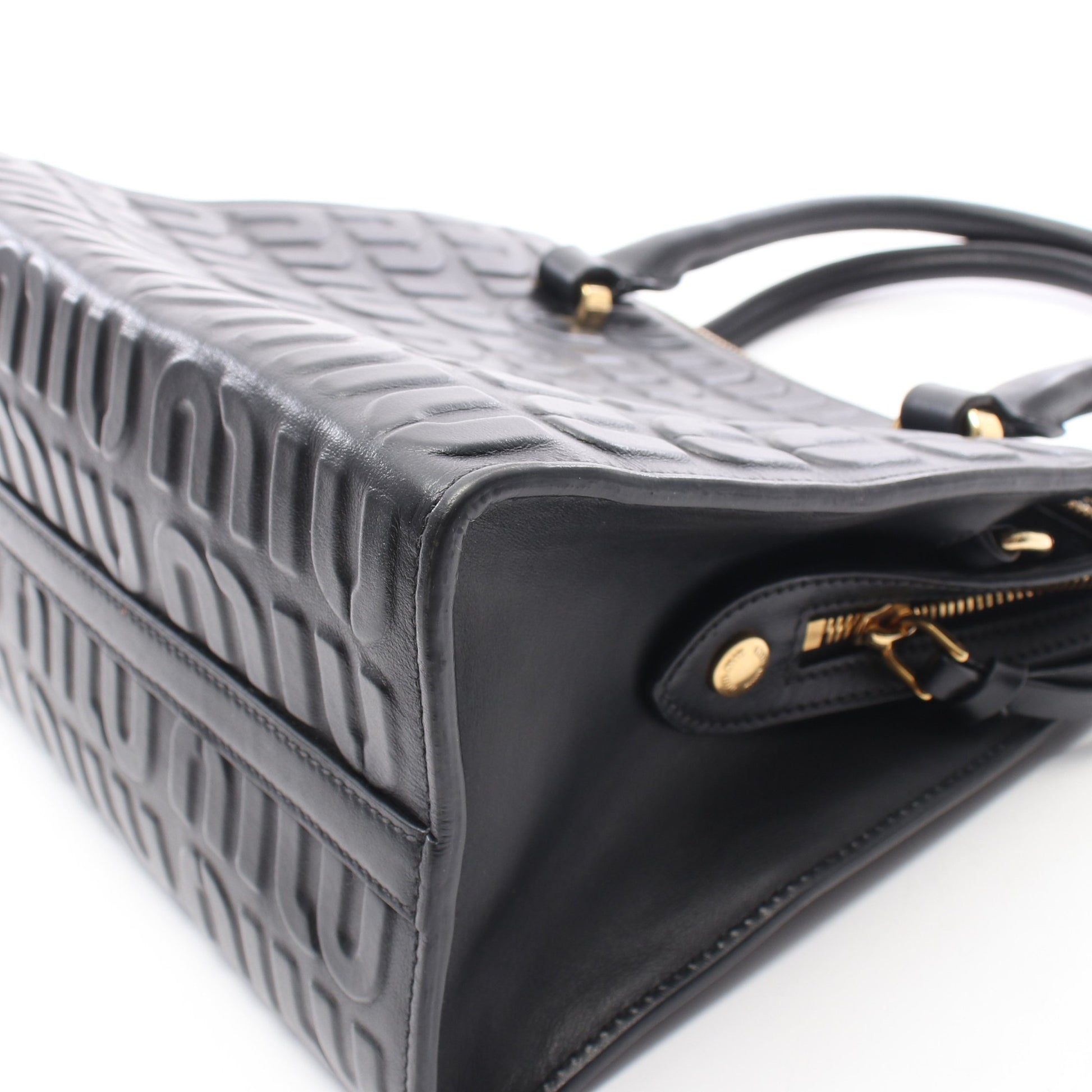 エンボスロゴ 2WAY ハンドバッグ レザー ブラック ミュウミュウ バッグ miu miu