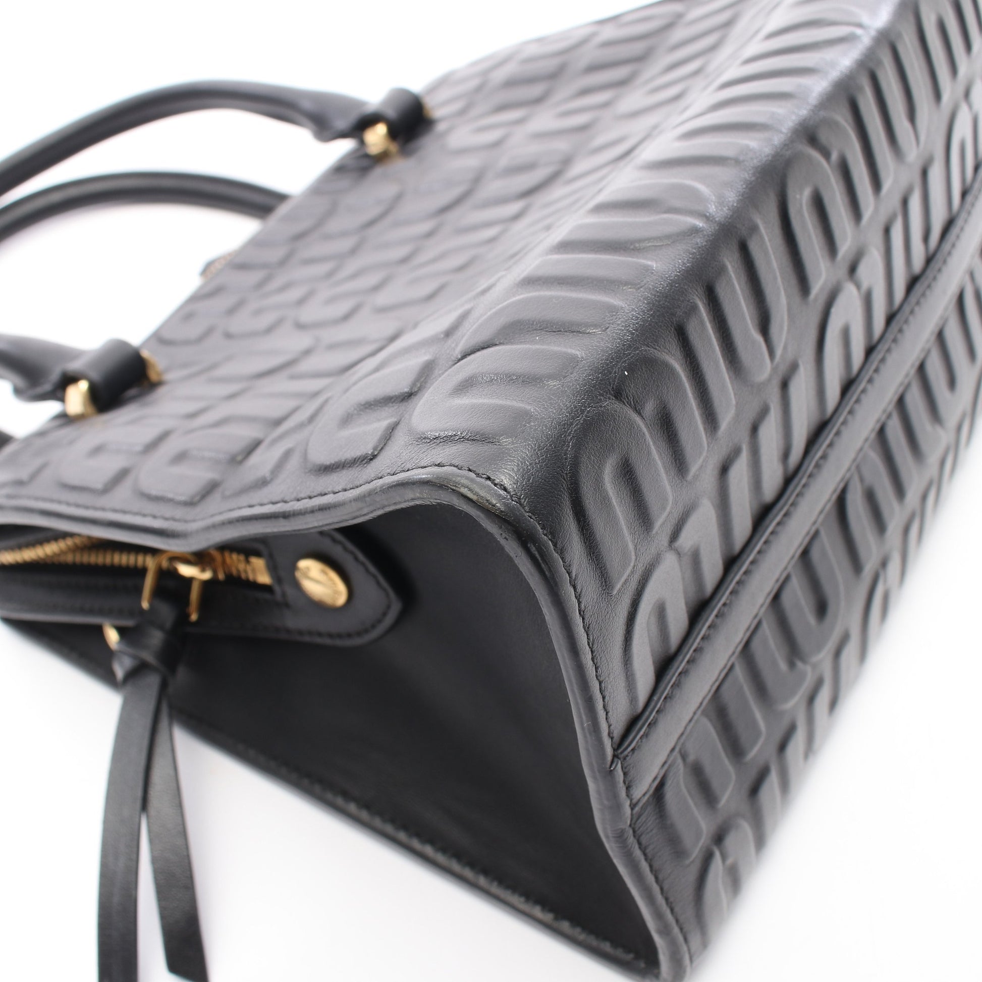 エンボスロゴ 2WAY ハンドバッグ レザー ブラック ミュウミュウ バッグ miu miu