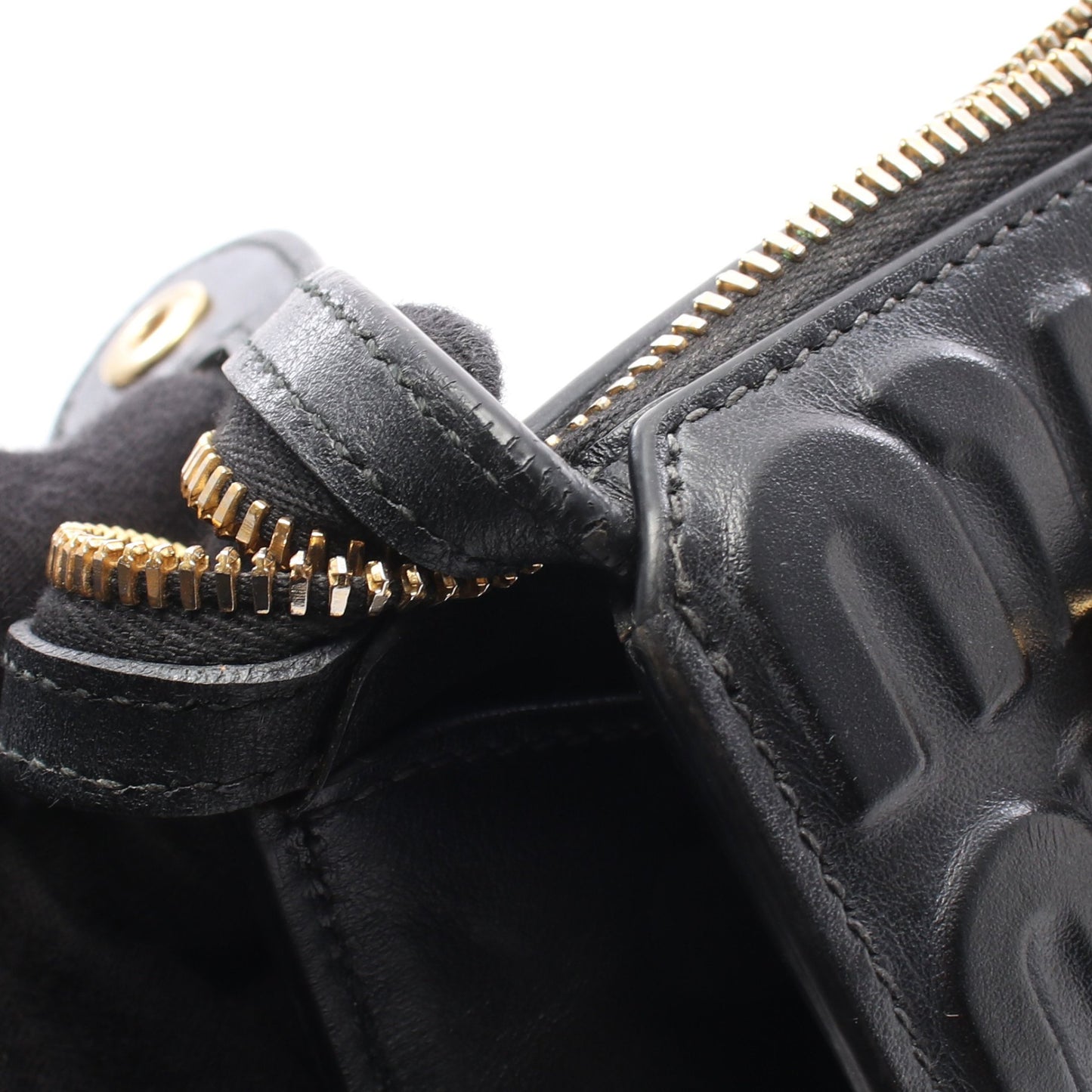 エンボスロゴ 2WAY ハンドバッグ レザー ブラック ミュウミュウ バッグ miu miu