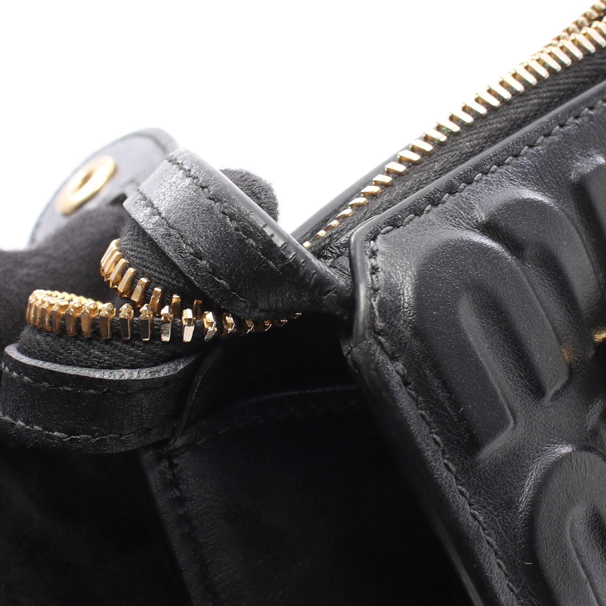 エンボスロゴ 2WAY ハンドバッグ レザー ブラック ミュウミュウ バッグ miu miu