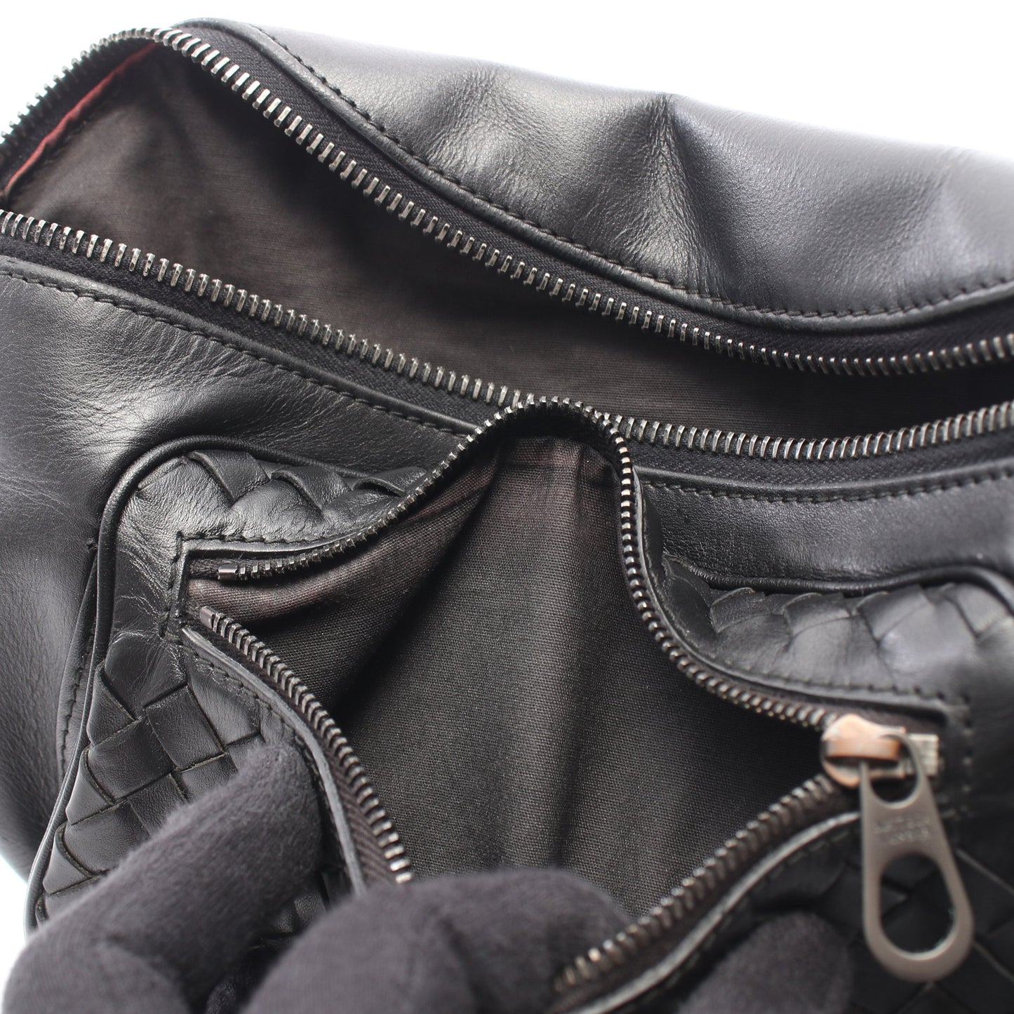 イントレチャート ボディバッグ レザー ブラック ボッテガヴェネタ バッグ BOTTEGA VENETA