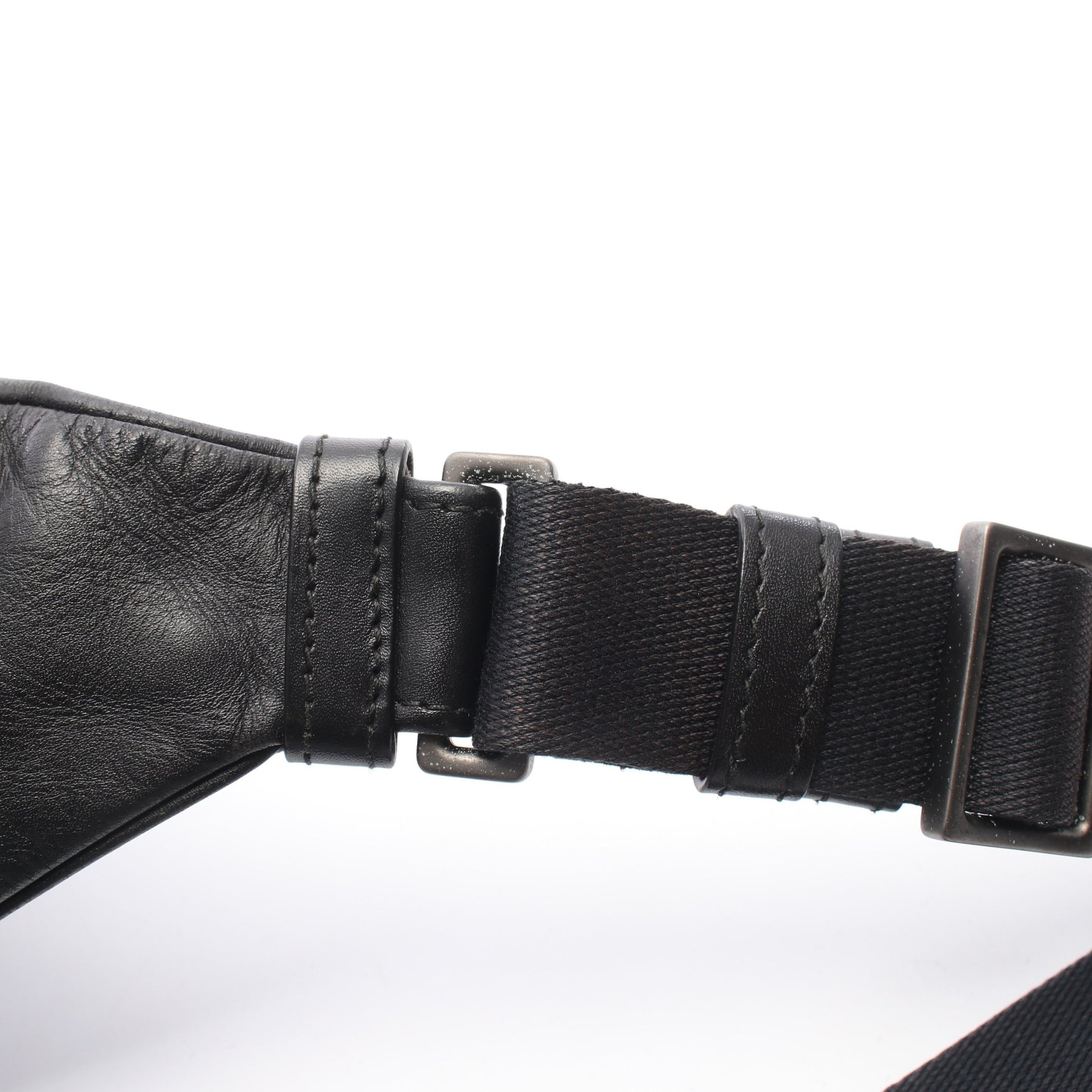 イントレチャート ボディバッグ レザー ブラック ボッテガヴェネタ バッグ BOTTEGA VENETA