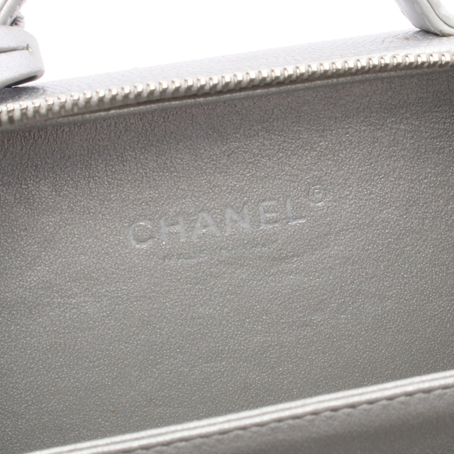 CCフィグリー スモール バニティバッグ チェーンショルダーバッグ キャビアスキン シルバー シルバー金具 シャネル バッグ CHANEL