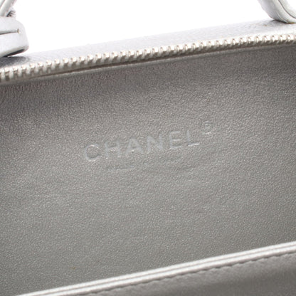 CCフィグリー スモール バニティバッグ チェーンショルダーバッグ キャビアスキン シルバー シルバー金具 シャネル バッグ CHANEL