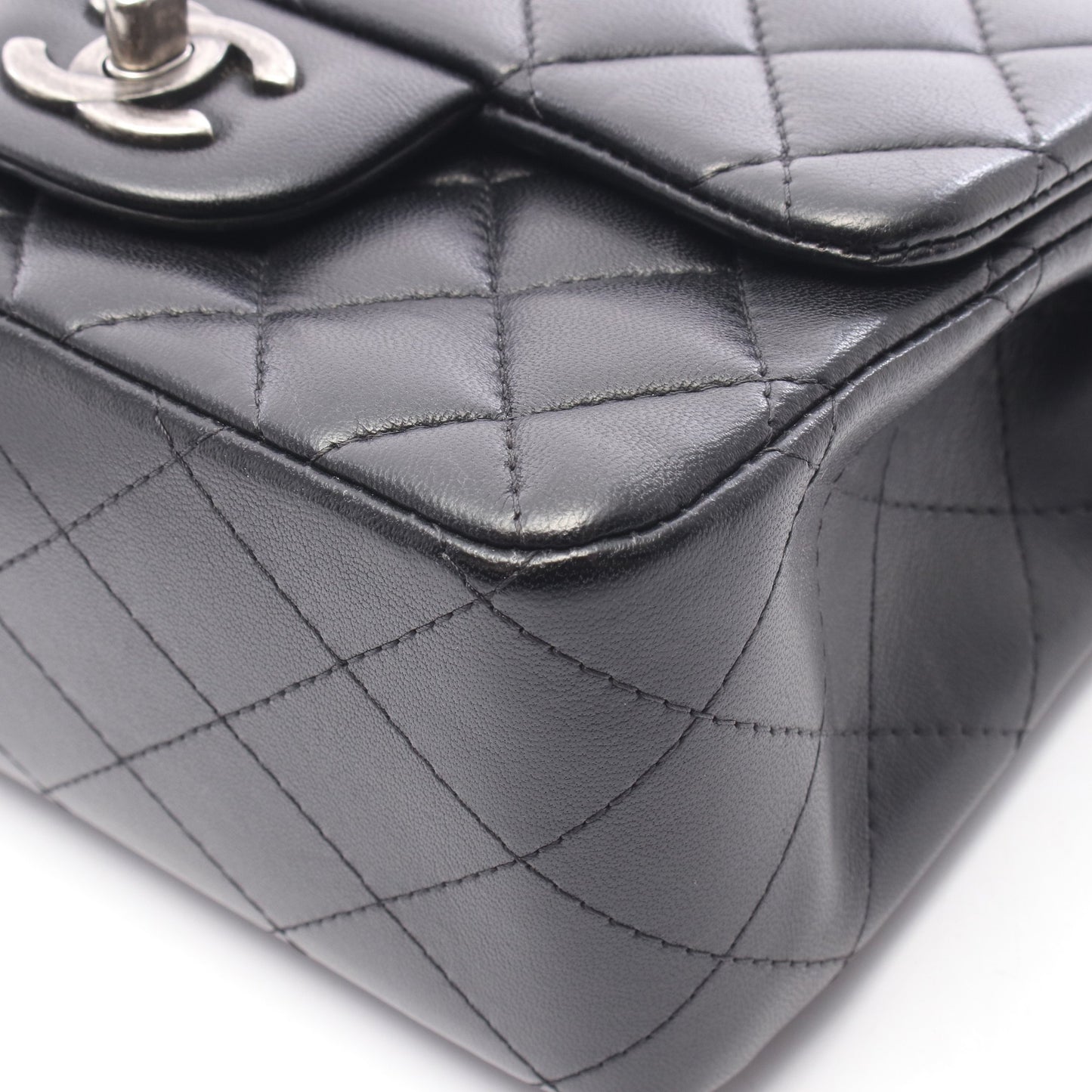 ミニマトラッセ チェーンショルダーバッグ ラムスキン ブラック シルバー金具 シャネル バッグ CHANEL