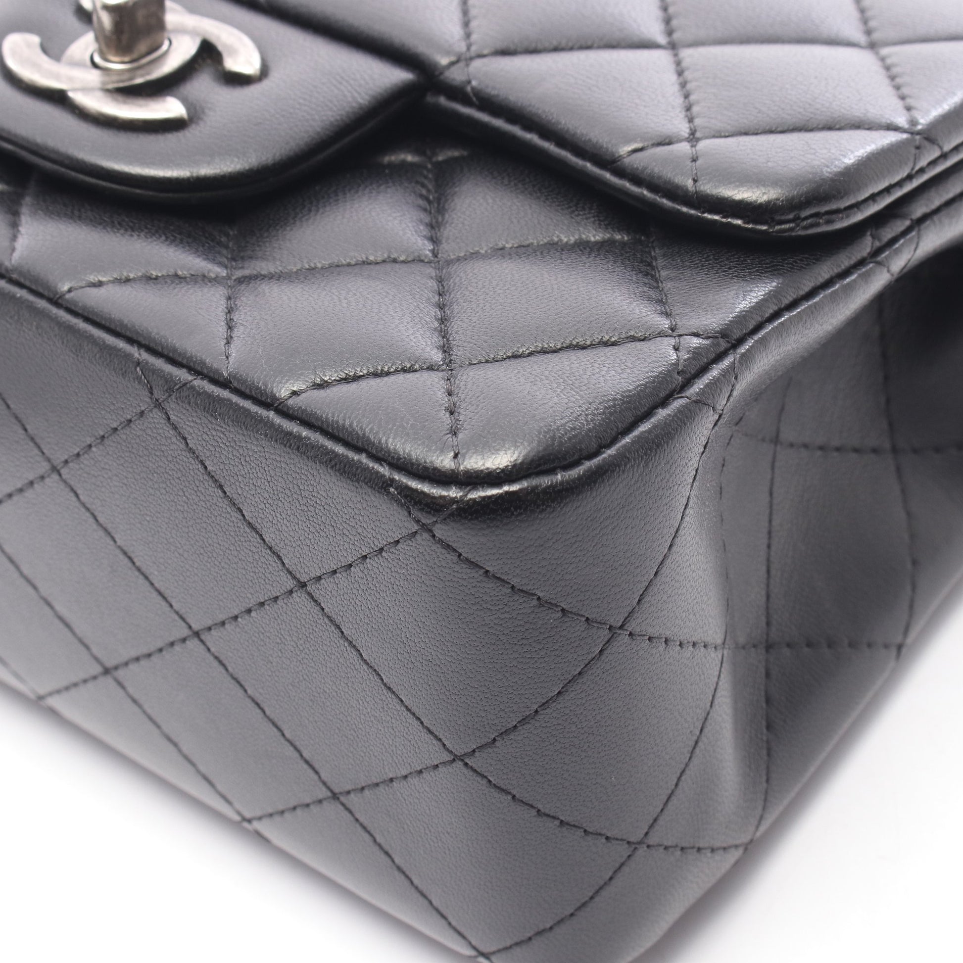 ミニマトラッセ チェーンショルダーバッグ ラムスキン ブラック シルバー金具 シャネル バッグ CHANEL