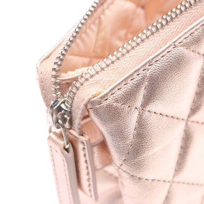 マトラッセ メタリック ポーチ ラムスキン ライトピンク シルバー金具 シャネル 財布・小物 CHANEL