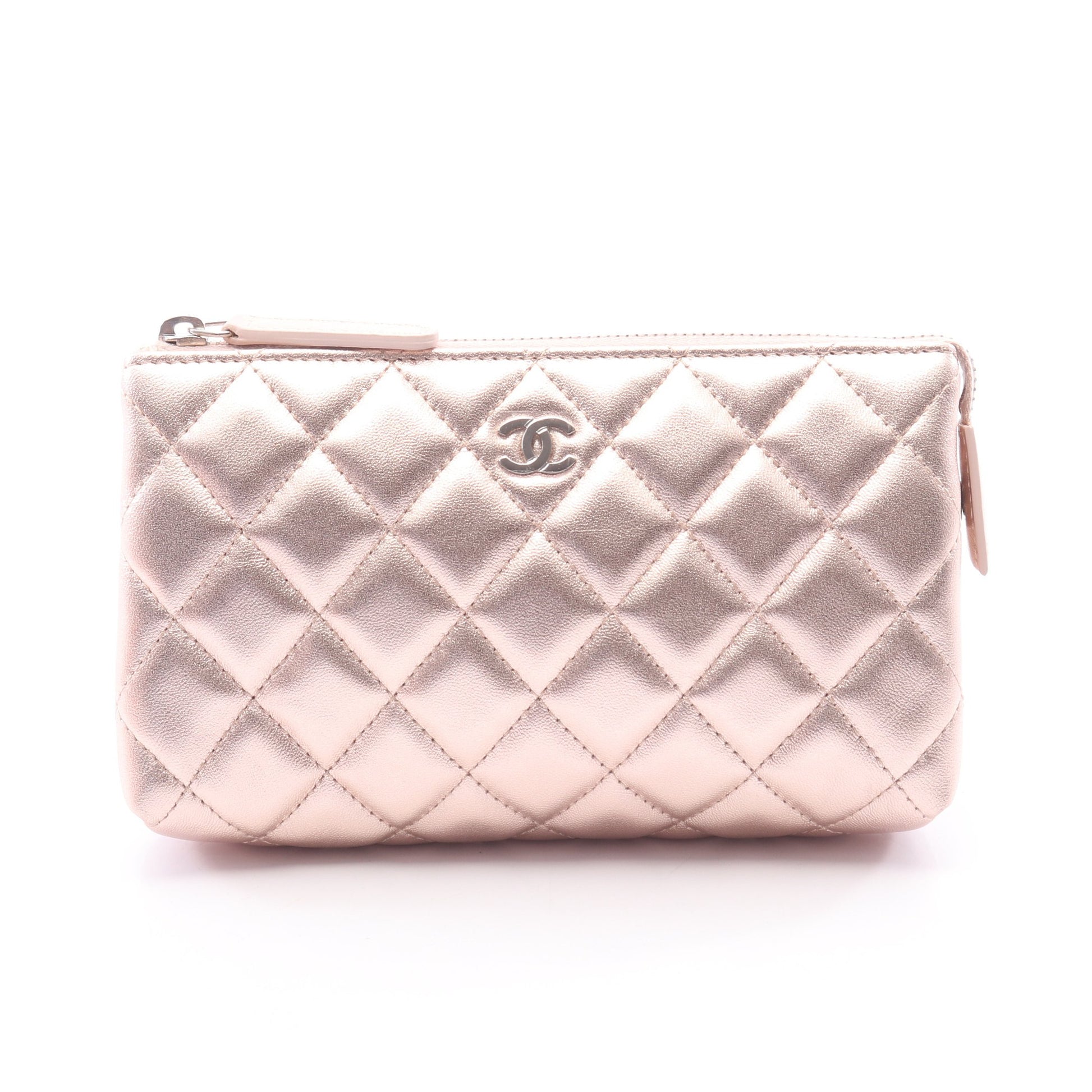 マトラッセ メタリック ポーチ ラムスキン ライトピンク シルバー金具 シャネル 財布・小物 CHANEL
