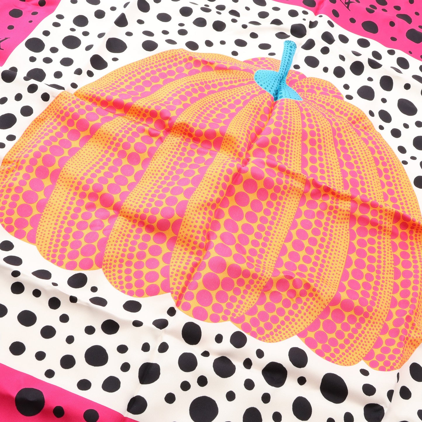 LOUIS VUITTON × 草間彌生 カレ90 パンプキン スカーフ シルク ピンクパープル マルチカラー ルイヴィトン 財布・小物 LOUIS VUITTON