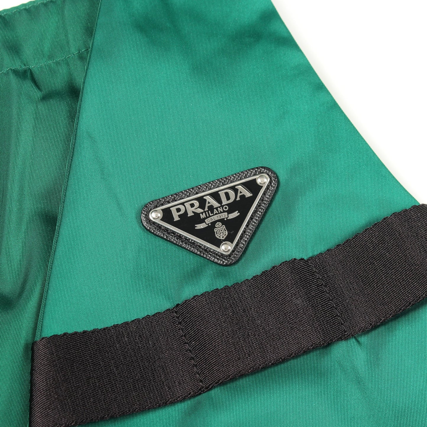 Re-Nylon 三角プレート ノースリーブ ワンピース ナイロン グリーン プラダ ワンピース PRADA