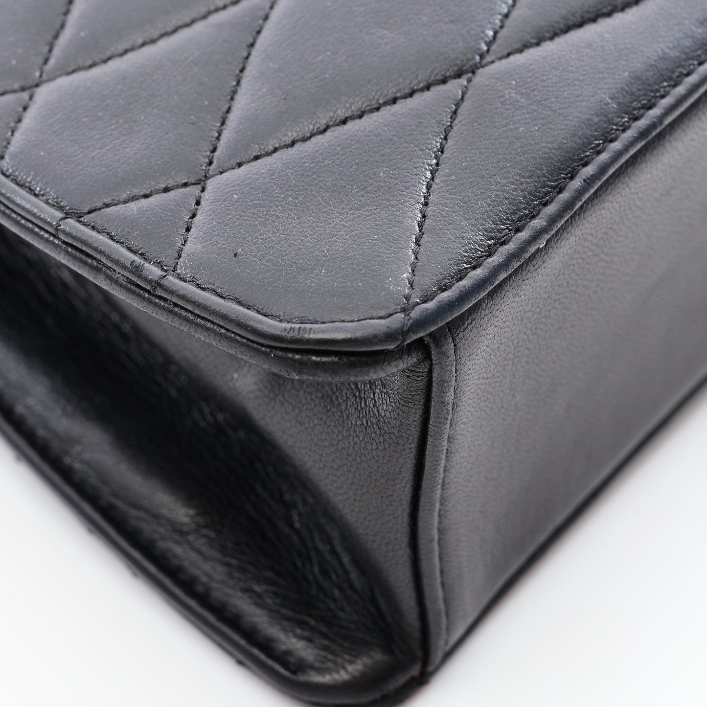 チェーンショルダーバッグ ラムスキン ブラック ゴールド金具 シャネル バッグ CHANEL