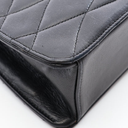 チェーンショルダーバッグ ラムスキン ブラック ゴールド金具 シャネル バッグ CHANEL