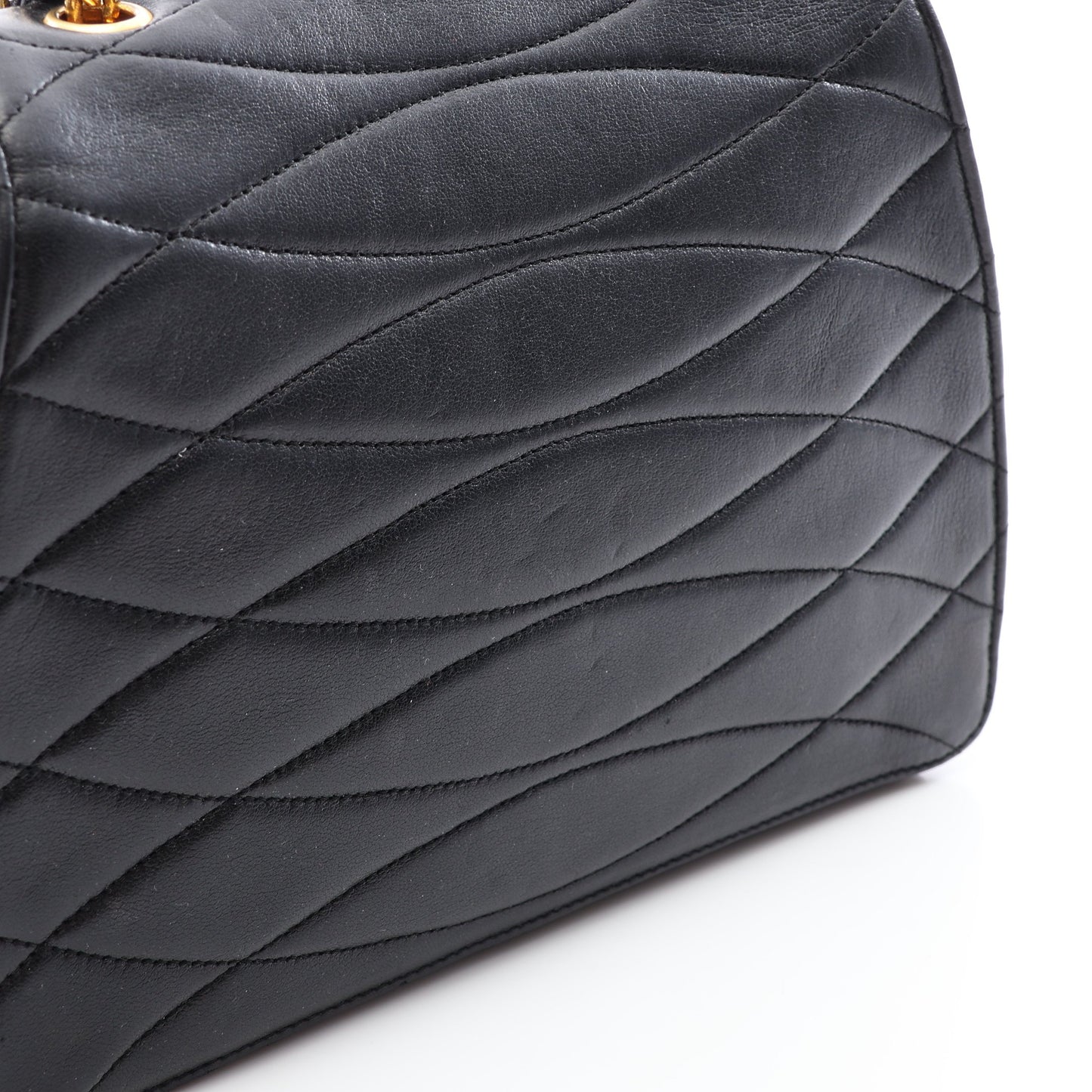 チェーンショルダーバッグ ラムスキン ブラック ゴールド金具 シャネル バッグ CHANEL