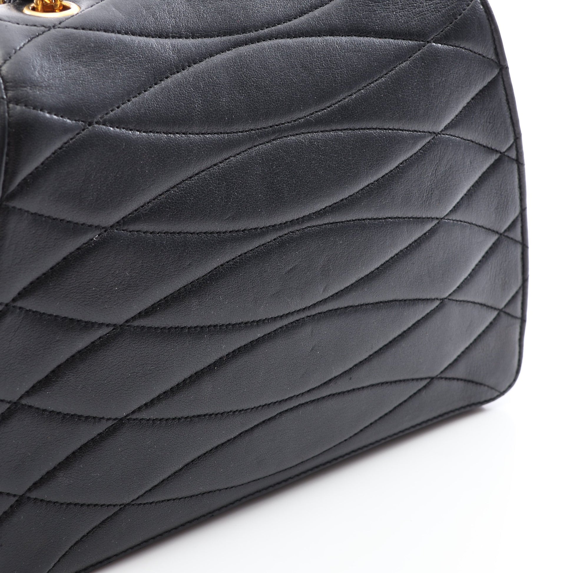チェーンショルダーバッグ ラムスキン ブラック ゴールド金具 シャネル バッグ CHANEL