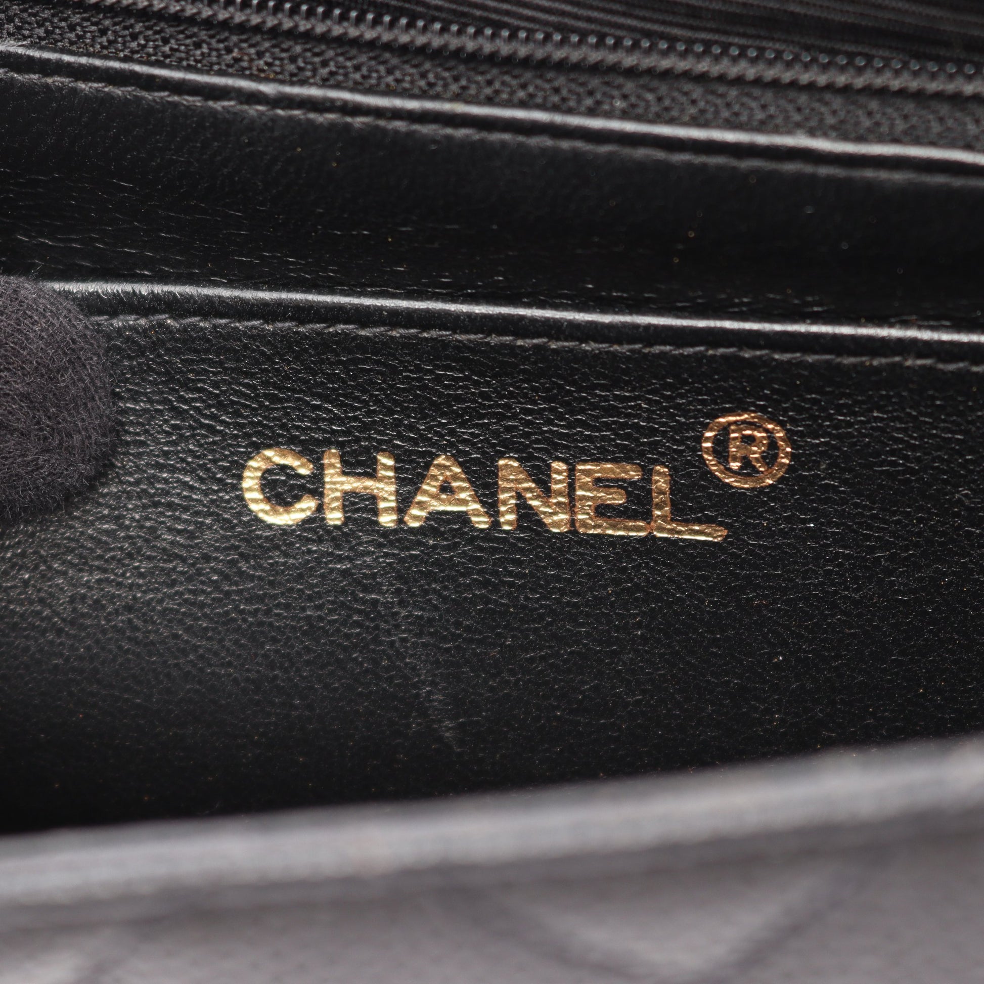 マトラッセ ダイアナフラップ チェーンショルダーバッグ キャビアスキン ブラック ゴールド金具 シャネル バッグ CHANEL