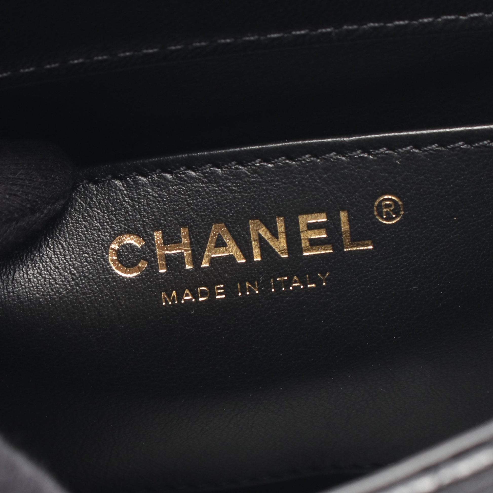 マトラッセ スモールフラップ チェーンショルダーバッグ レザー ブラック ゴールド金具 シャネル バッグ CHANEL