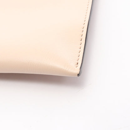 Large Flat Pouch クラッチバッグ レザー ピンクベージュ フェンディ