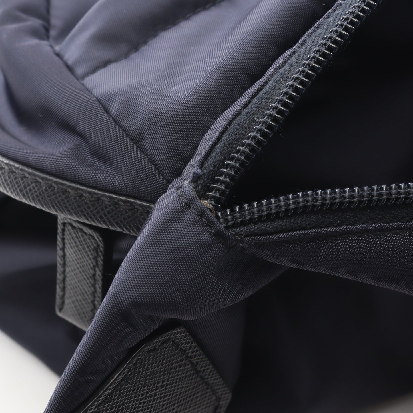 Re-Nylon ショルダーバッグ ナイロン サフィアーノレザー ネイビー プラダ
