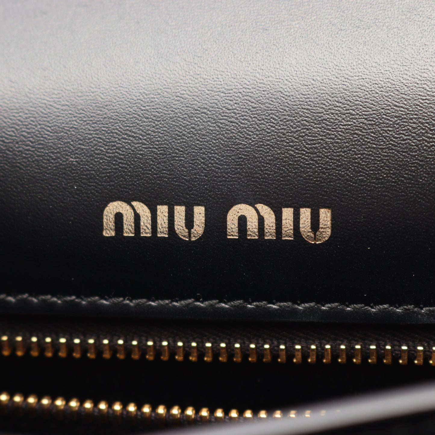 チェーンショルダーバッグ レザー ブラック ミュウミュウ バッグ miu miu