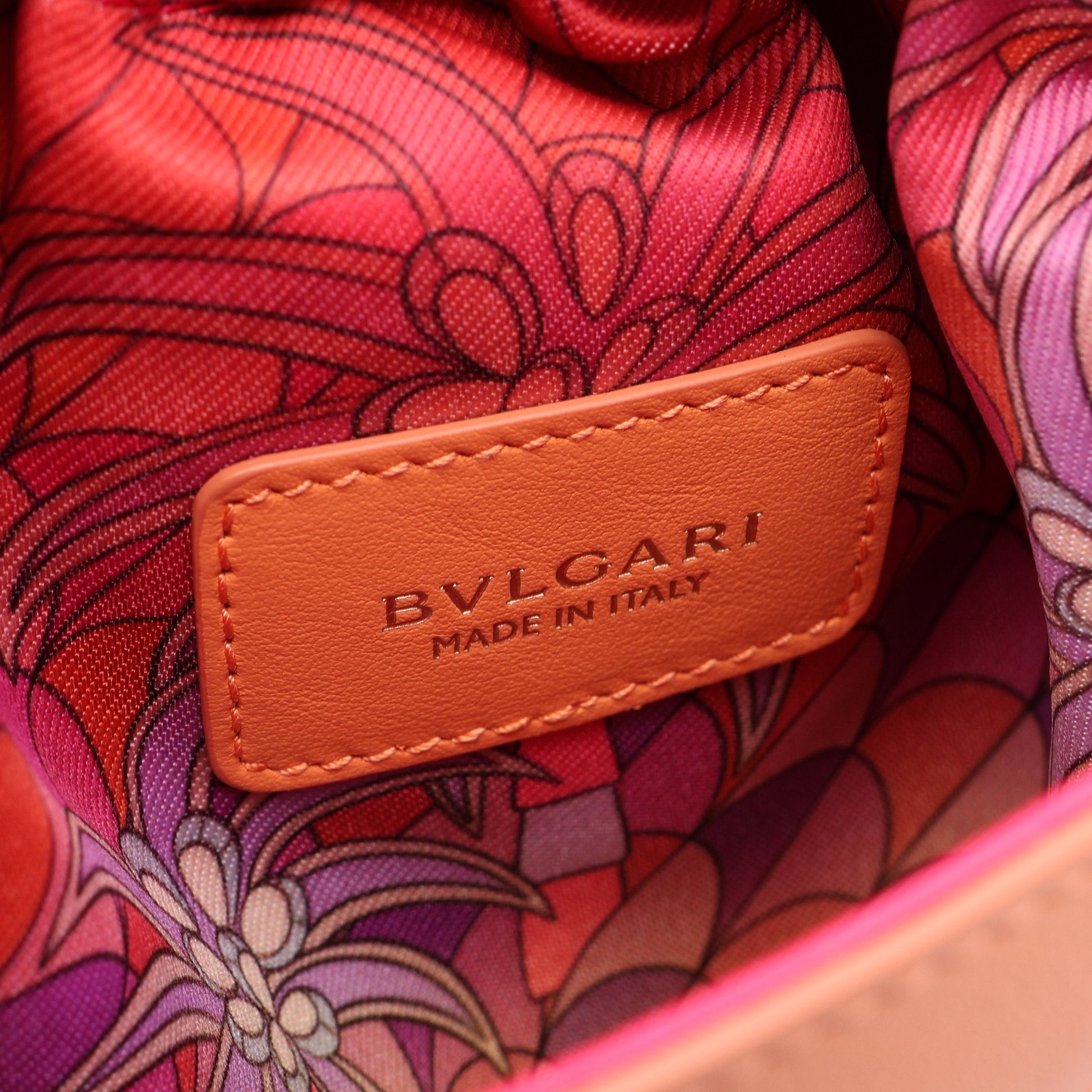 セルペンティ フォーエバー かごバッグ ショルダーバッグ レザー ラフィア コーラルオレンジ ベージュ ブルガリ バッグ BVLGARI