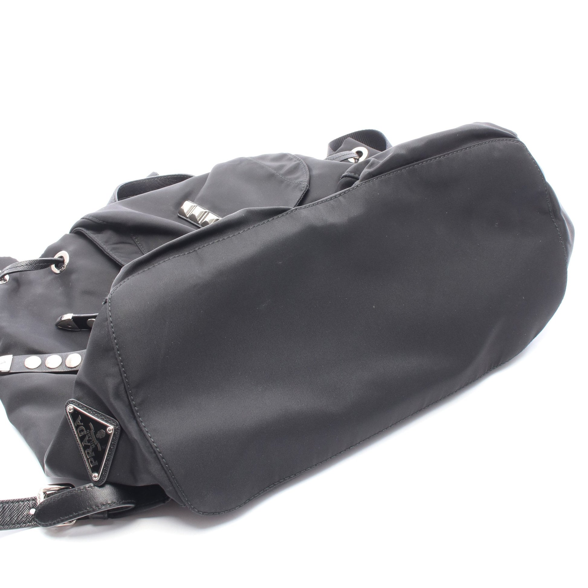 NEW VELA スタッズ バックパック リュックサック ナイロン レザー ブラック レッド プラダ バッグ PRADA