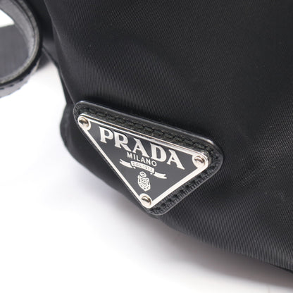NEW VELA スタッズ バックパック リュックサック ナイロン レザー ブラック レッド プラダ バッグ PRADA