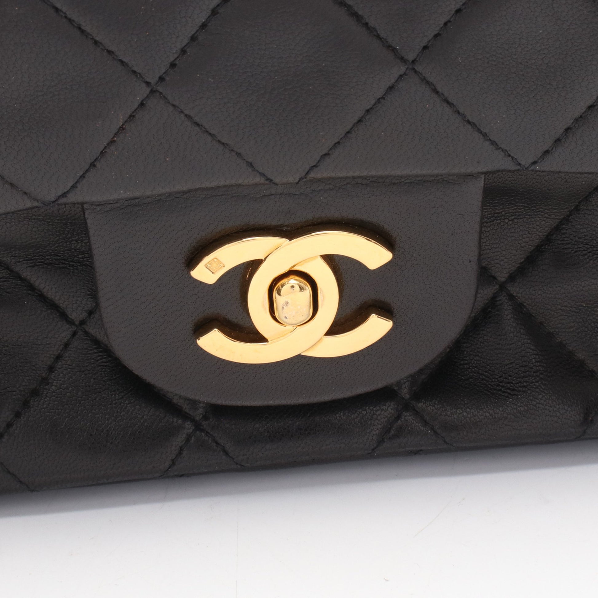 マトラッセ Wフラップ Wチェーンショルダーバッグ ラムスキン ブラック ゴールド金具 ヴィンテージ シャネル バッグ CHANEL