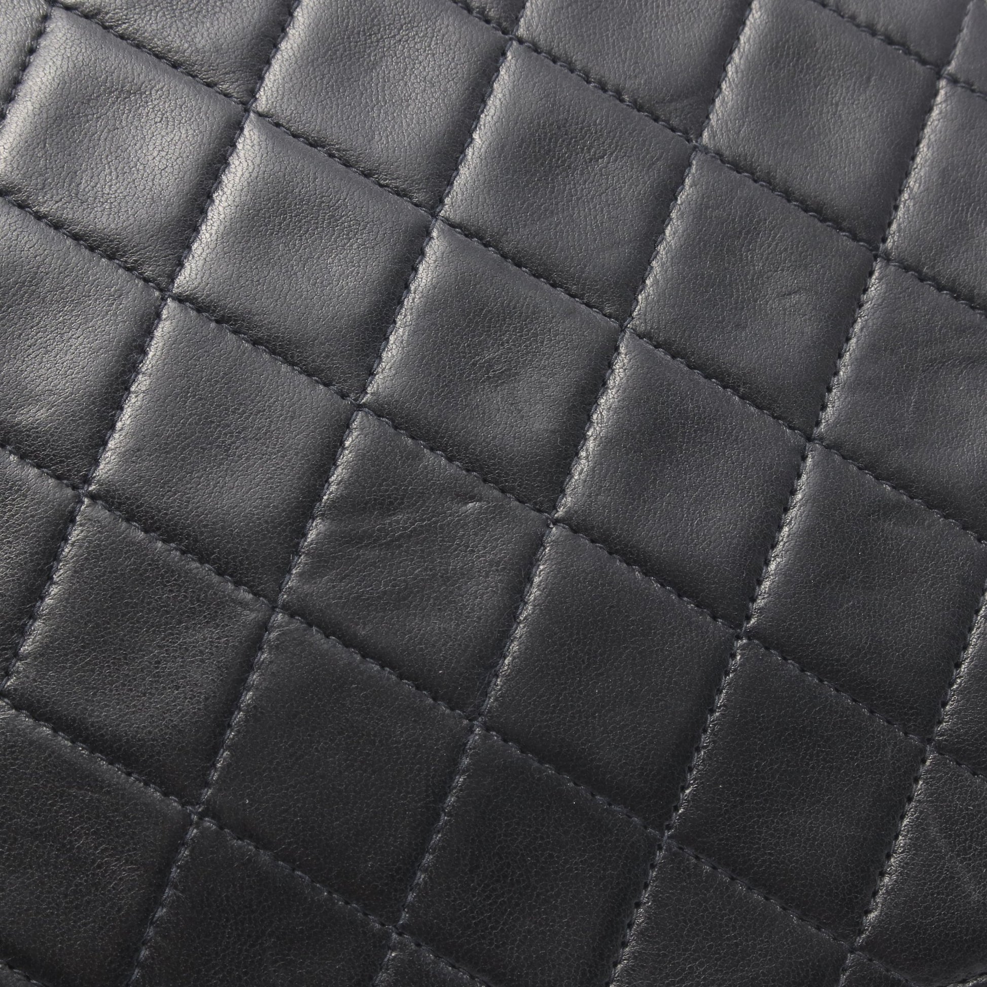 マトラッセ シングルフラップ プッシュロック チェーンショルダーバッグ ラムスキン ブラック ゴールド金具 シャネル バッグ CHANEL