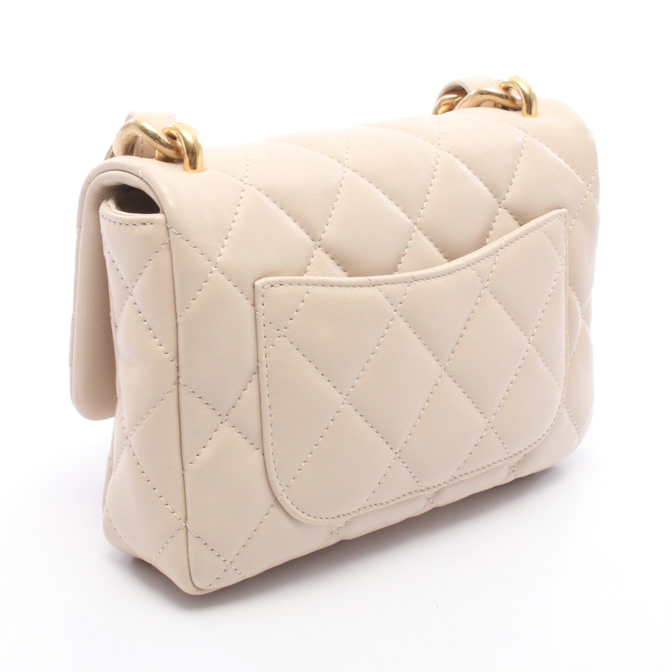 ◇即日発送◇ CHANELラムスキン マトラッセスモールバックパック ノベルティ シャネル CHANEL マトラッセ スモールバニティケース AS3318 ブラック