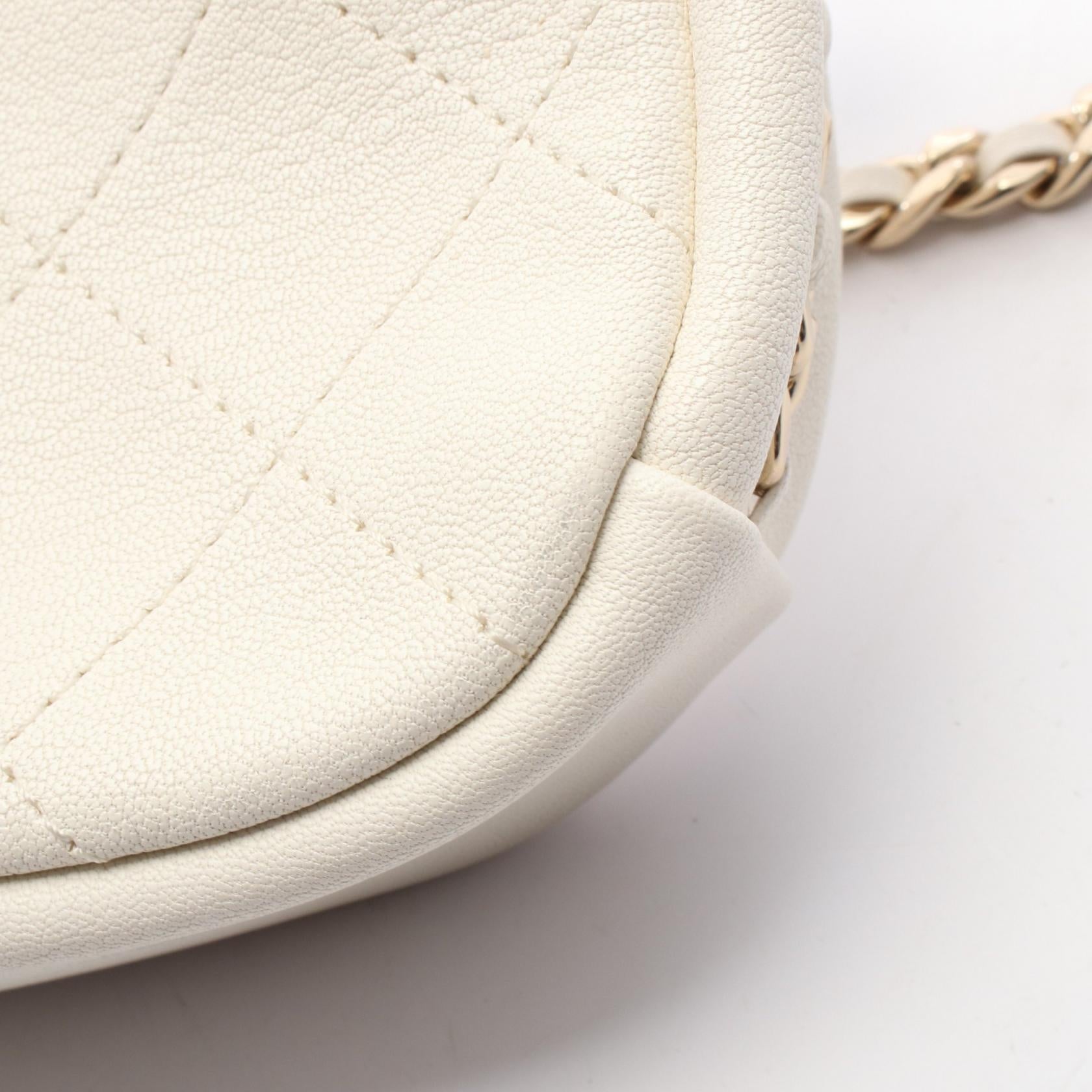 マトラッセ カメラバッグ チェーンショルダーバッグ レザー オフホワイト ゴールド金具 シャネル バッグ CHANEL