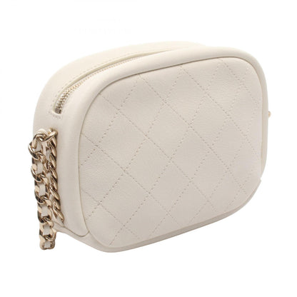 マトラッセ カメラバッグ チェーンショルダーバッグ レザー オフホワイト ゴールド金具 シャネル バッグ CHANEL