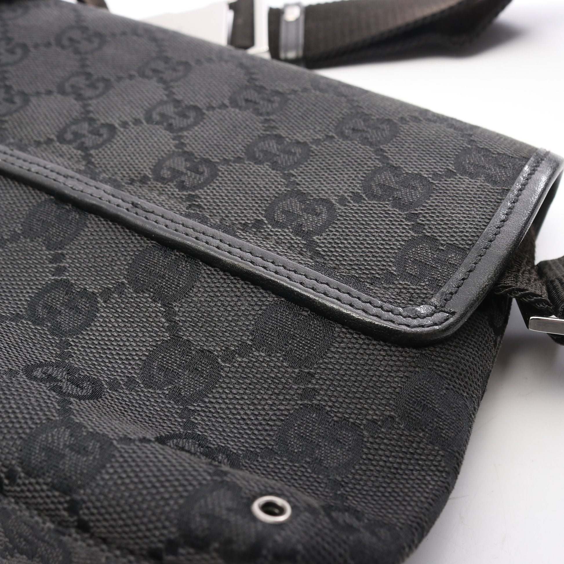 GGキャンバス ボディバッグ ウエストバッグ キャンバス レザー ブラック グッチ バッグ GUCCI