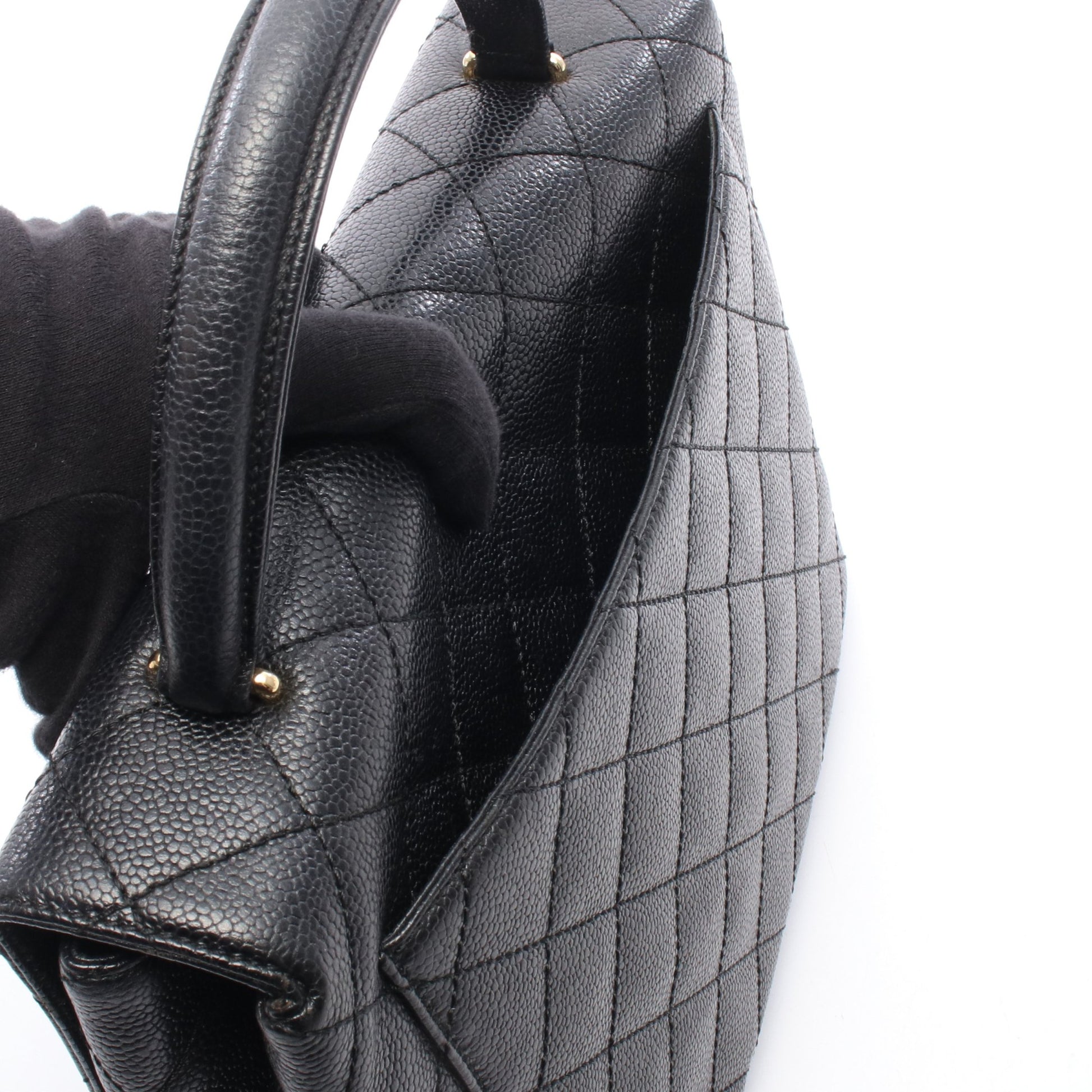 マトラッセ ハンドバッグ キャビアスキン ブラック ゴールド金具 シャネル バッグ CHANEL