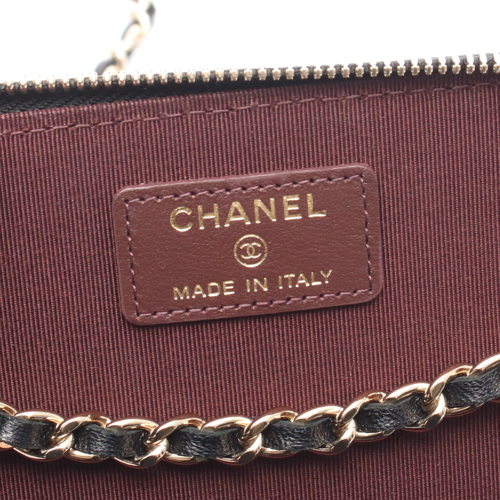 マトラッセ バニティ チェーンショルダーバッグ ラムスキン ブラック ゴールド金具 シャネル バッグ CHANEL