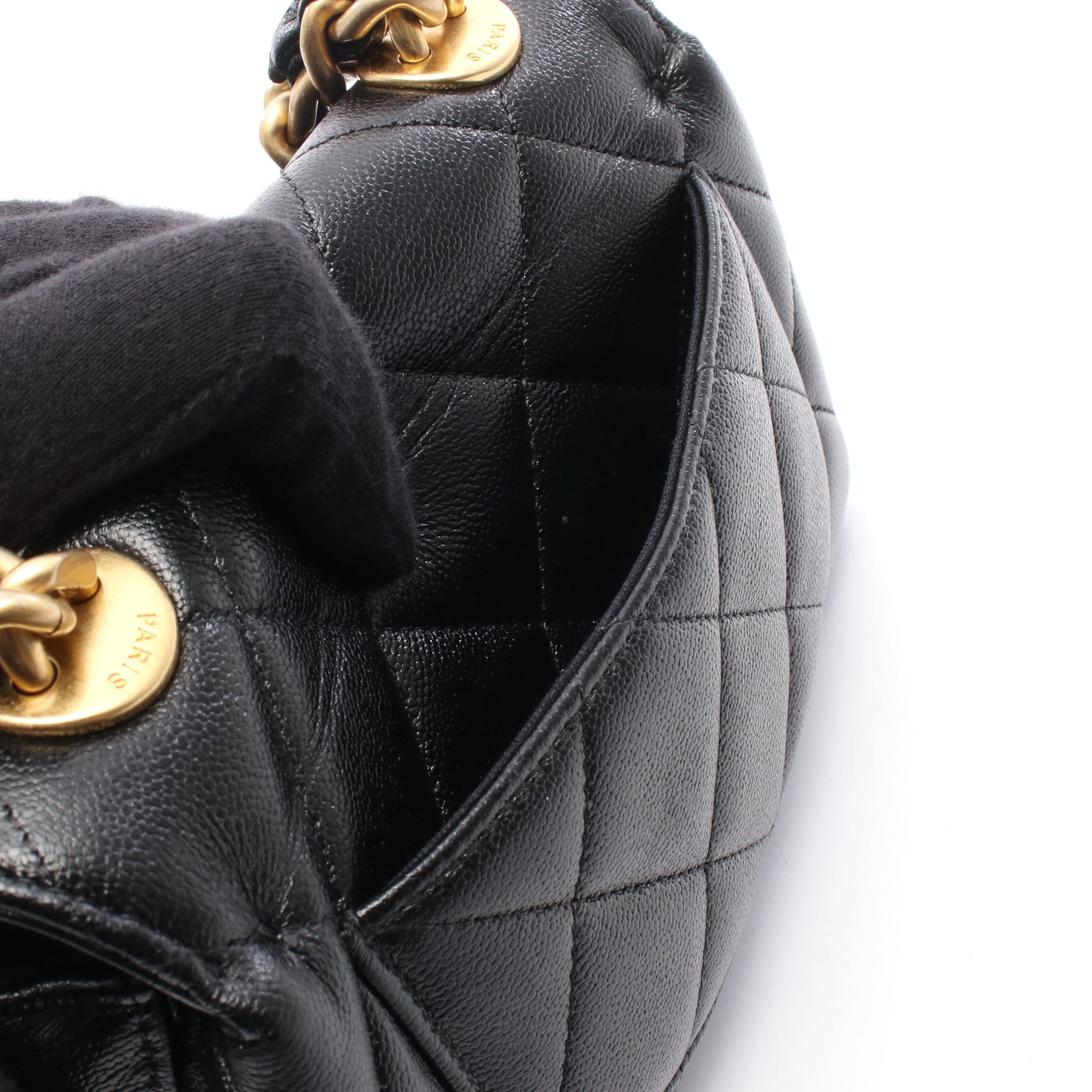 マトラッセ スモールフラップ チェーンショルダーバッグ キャビアスキン ブラック ゴールド金具 シャネル バッグ CHANEL