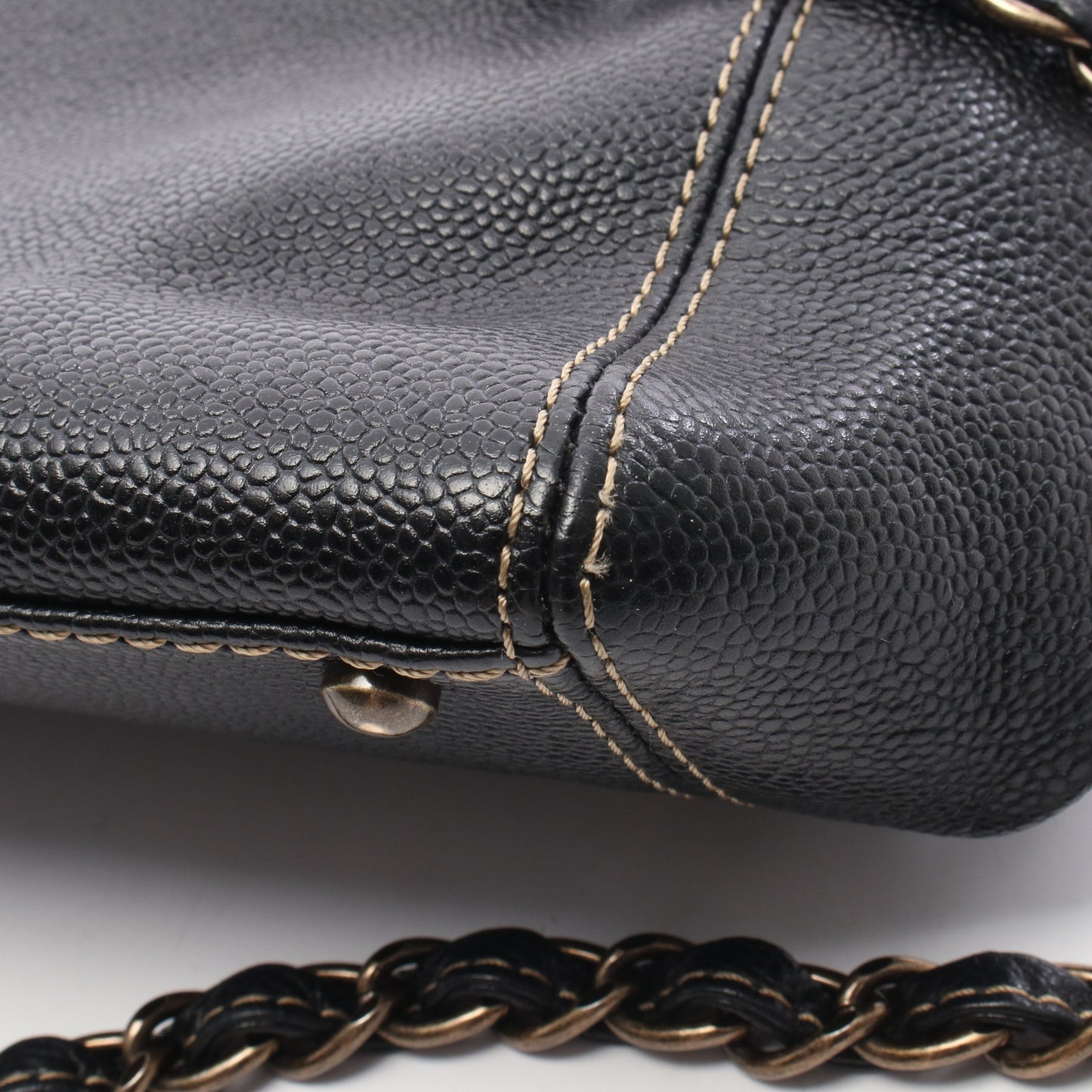 ターンロック チェーンショルダーバッグ キャビアスキン ブラック ゴールド金具 シャネル バッグ CHANEL