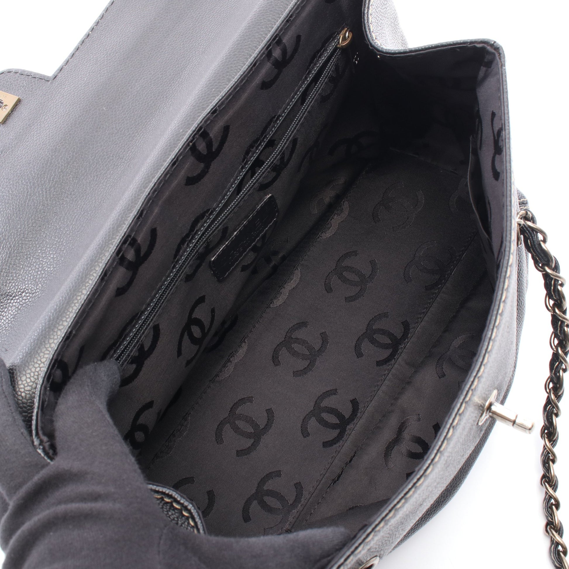 ターンロック チェーンショルダーバッグ キャビアスキン ブラック ゴールド金具 シャネル バッグ CHANEL