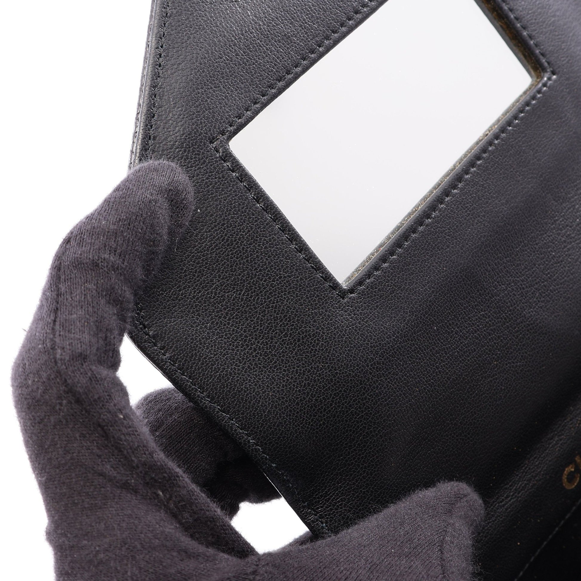 Vステッチ ミニ ショルダーバッグ リザード ブラック ゴールド金具 シャネル バッグ CHANEL