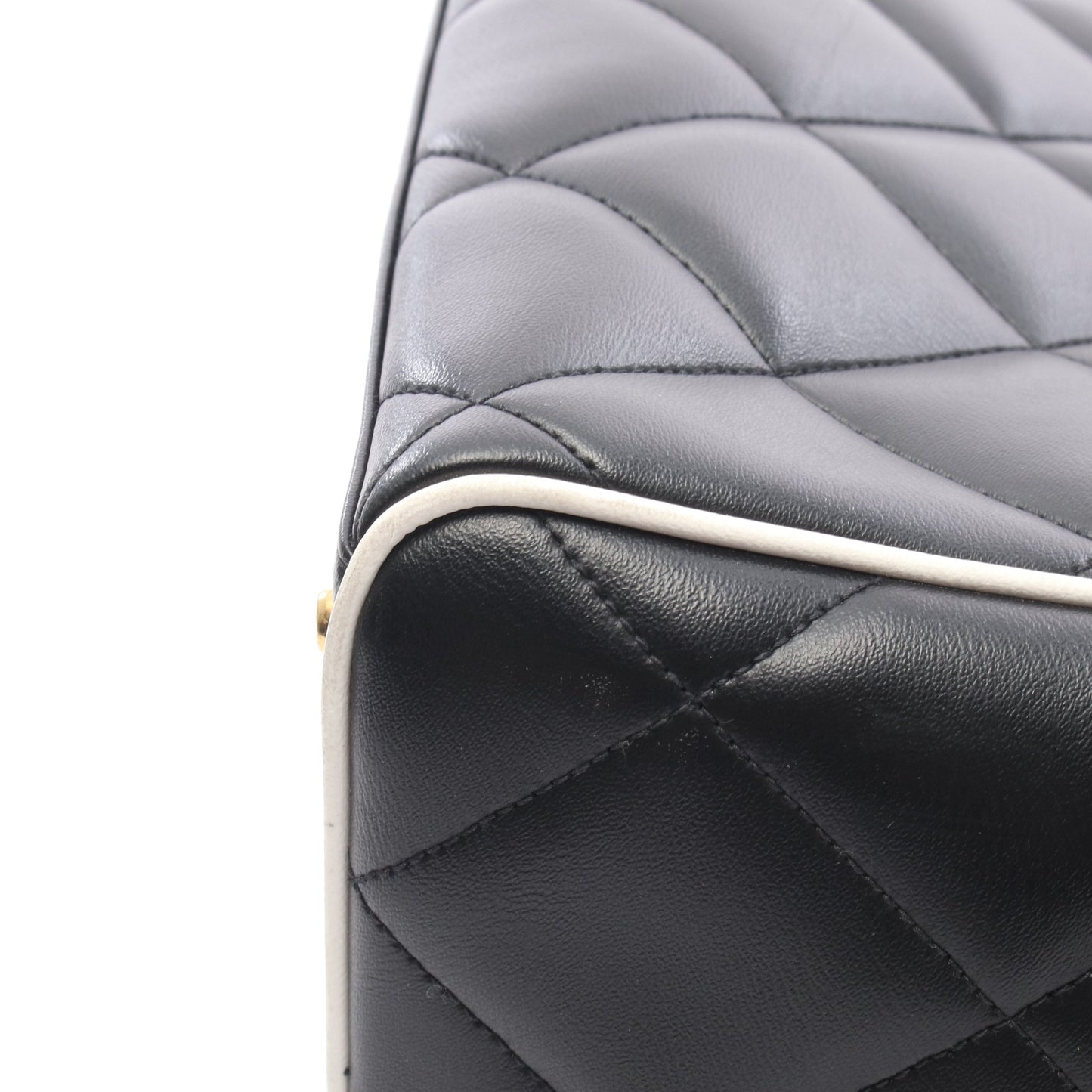 マトラッセ ボーリングバッグ ハンドバッグ レザー ブラック ホワイト ゴールド金具 シャネル バッグ CHANEL