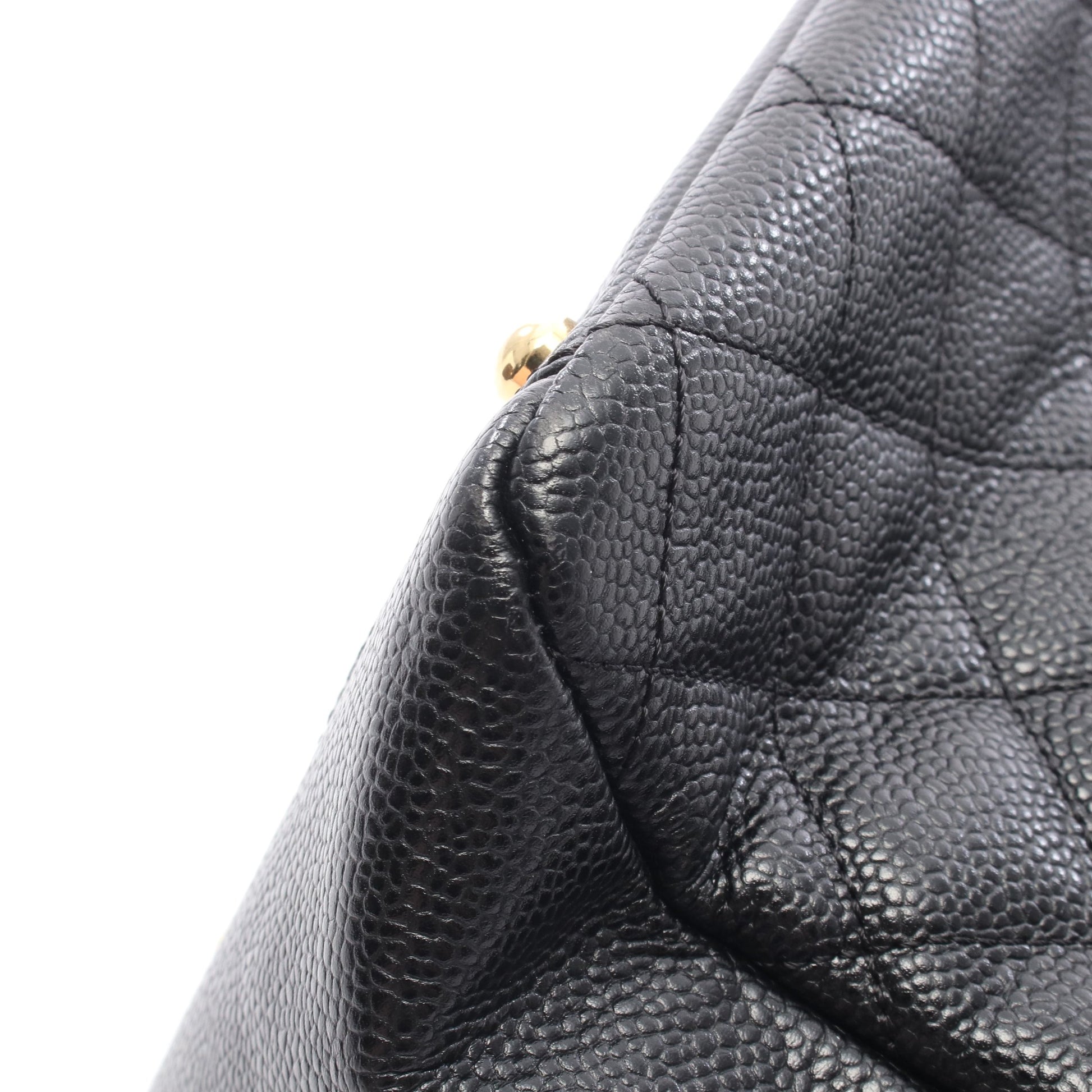 マトラッセ チェーンショルダーバッグ キャビアスキン ブラック ゴールド金具 シャネル バッグ CHANEL